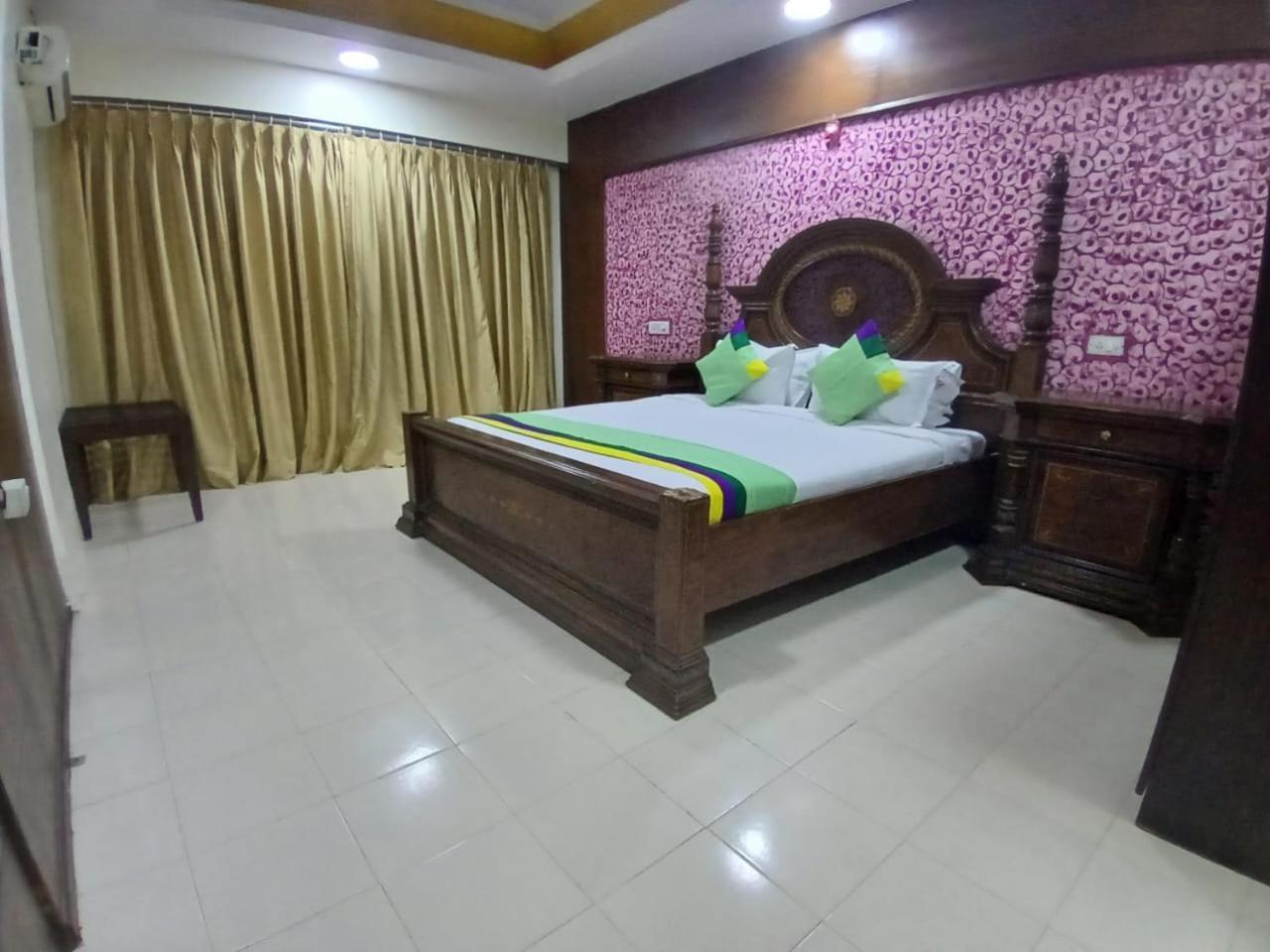 Blossoms Room The Plaza-Luxury Collection- Lakdikapul Hyderabad Bagian luar foto