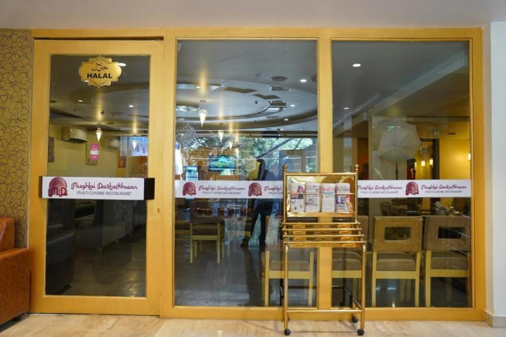 Blossoms Room The Plaza-Luxury Collection- Lakdikapul Hyderabad Bagian luar foto