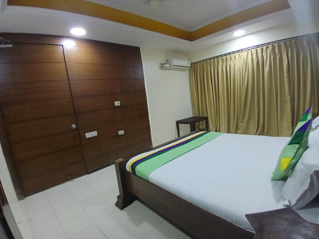 Blossoms Room The Plaza-Luxury Collection- Lakdikapul Hyderabad Bagian luar foto