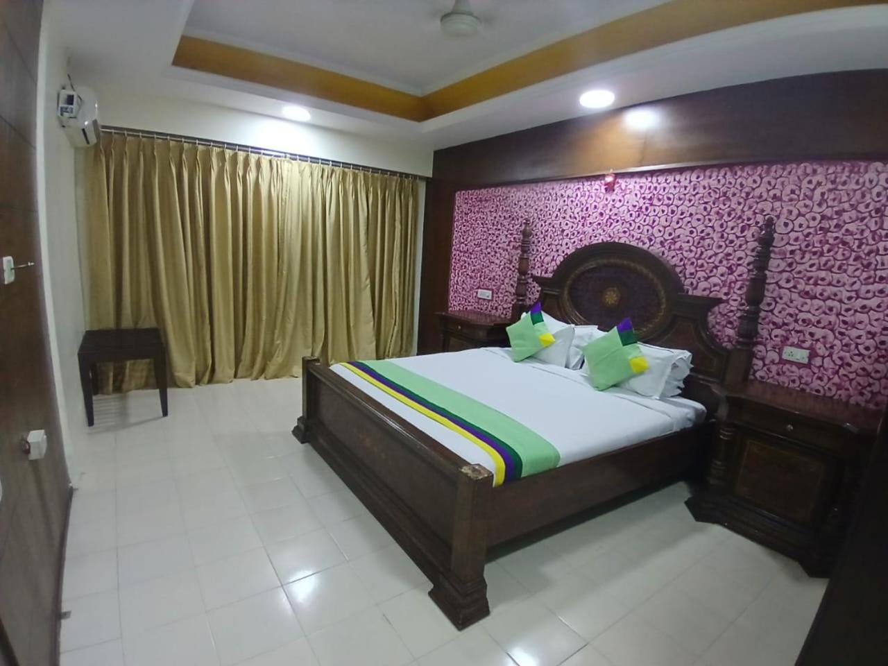 Blossoms Room The Plaza-Luxury Collection- Lakdikapul Hyderabad Bagian luar foto