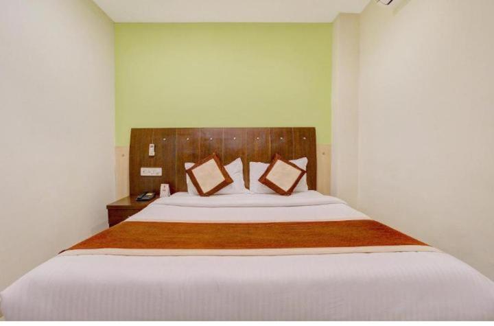 Blossoms Room The Plaza-Luxury Collection- Lakdikapul Hyderabad Bagian luar foto