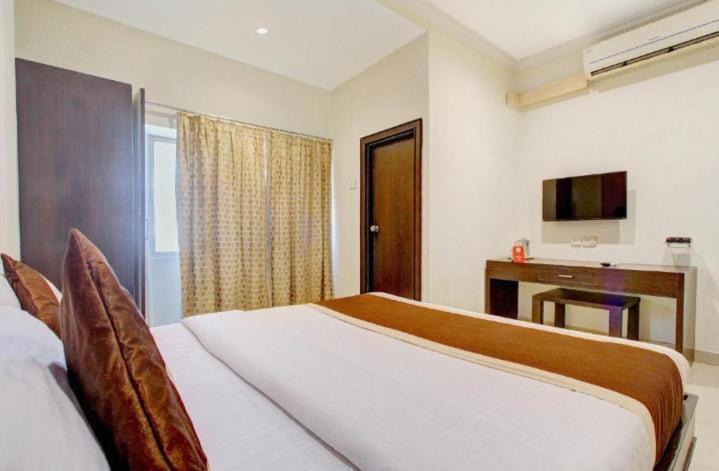 Blossoms Room The Plaza-Luxury Collection- Lakdikapul Hyderabad Bagian luar foto